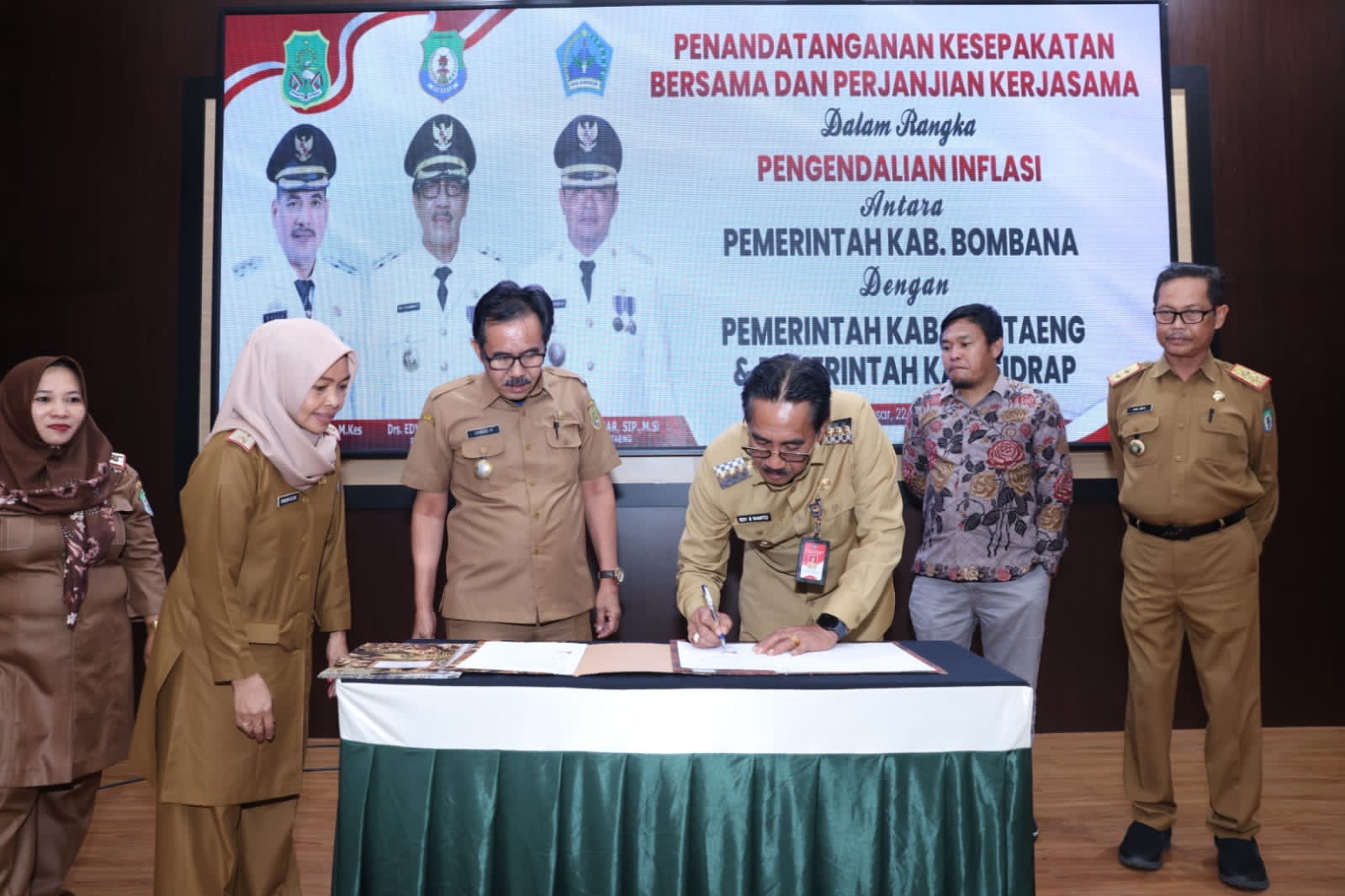 adaeaad0 4b27 4bee 8583 d6a919dcd672