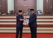Gubernur Sultra Serahkan Dokumen RPJMD 2025–2029 ke DPRD Sultra