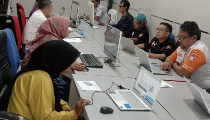 Puluhan Peserta Se Sultra Ikut Ujian Negara Amatir Radio