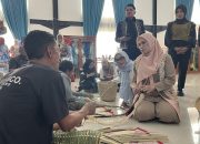 Ketua Dekranasda Sultra Tinjau Sentra IKM Bombana, Dorong Produk Lokal Tembus Pasar Nasional