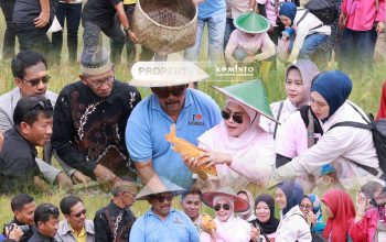 Dari Tambak ke Aspirasi: Bupati Bombana Dialog Langsung dengan Warga Desa Sangkama