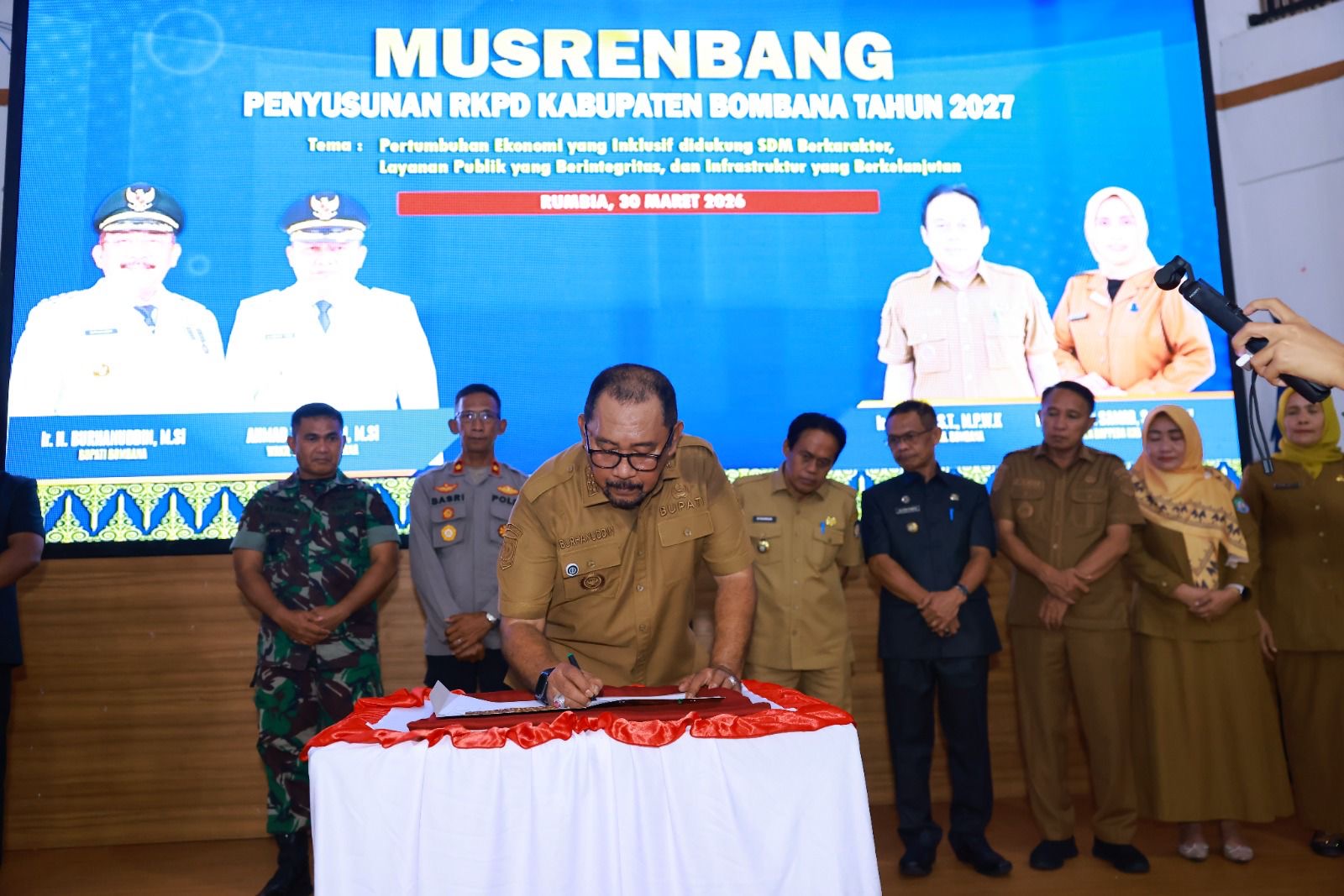 28252ffa 3f5a 421c b235 49c0d2a3d636